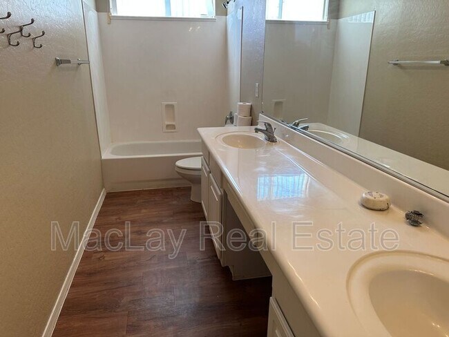 Building Photo - 2441 E Binner Dr