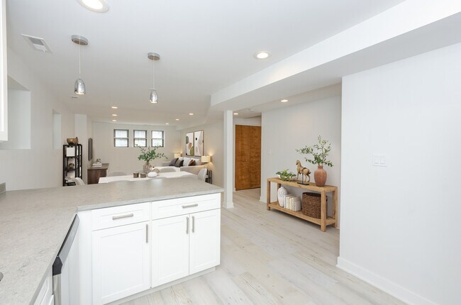 Building Photo - 3630 N Kimball Ave