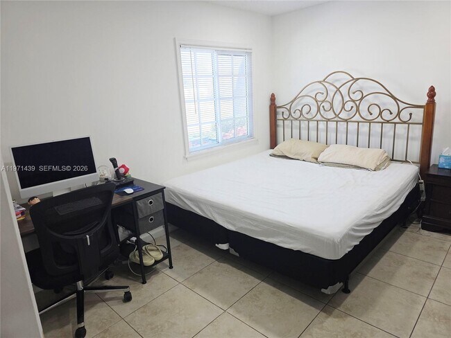 Building Photo - 11688 SW 17th Ct