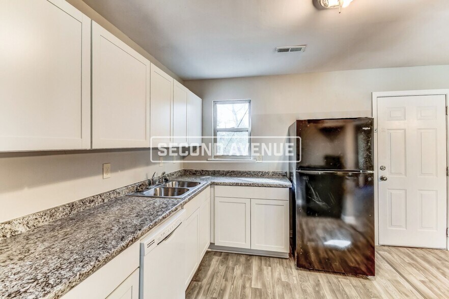 Building Photo - 5403 Wesley Dr