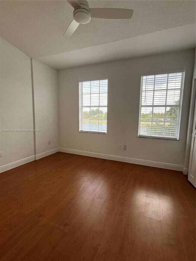 Building Photo - 751 SW 148th Ave