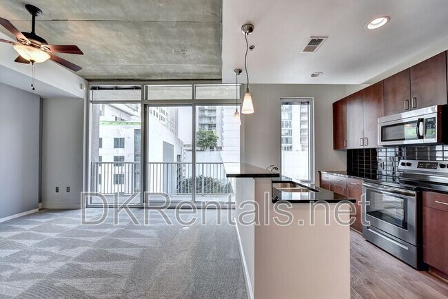 Building Photo - 44 Peachtree Pl NE