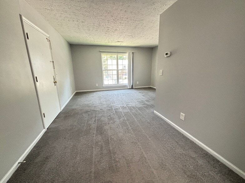 Building Photo - 106 Gardenview Dr