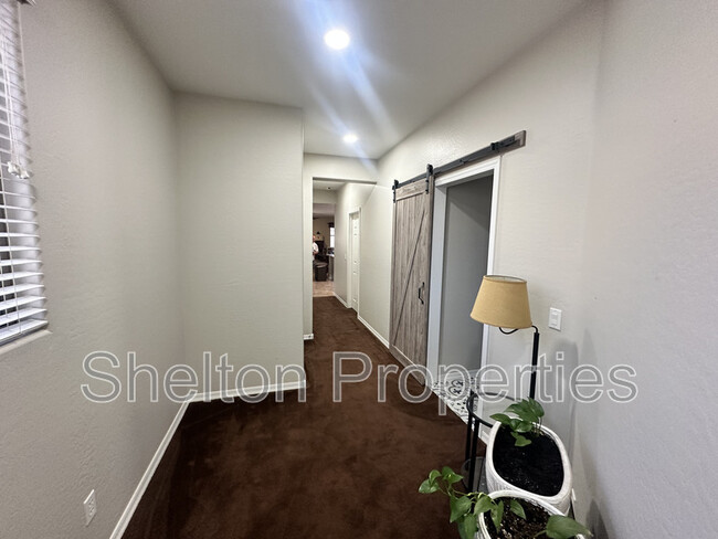 Building Photo - 30311 W Whitton Ave