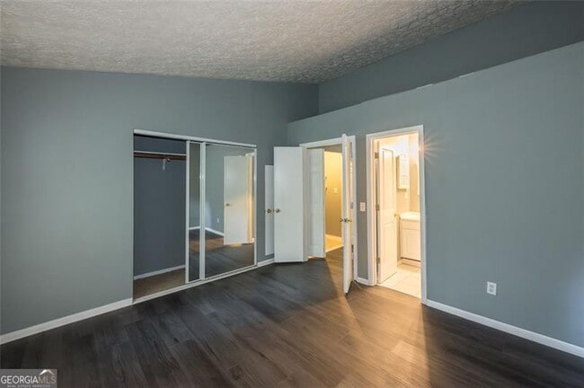 Building Photo - 6622 Wellington Square