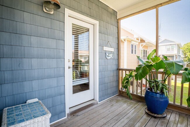 Building Photo - PERFECT SINGLE FAMILY OFF-SEASON MONTHLY R...