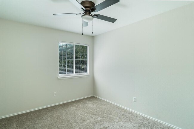 Building Photo - 408 Woodsorrel Way