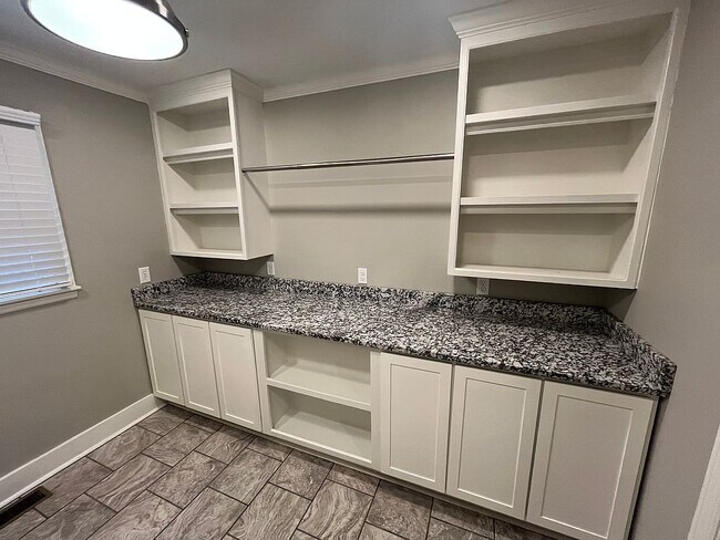 Building Photo - 509 Castlewood Trail