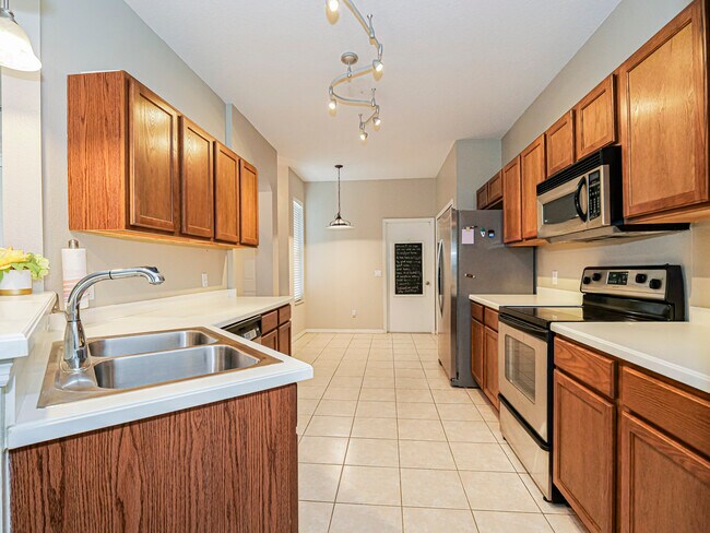 Building Photo - 7916 105th Ct