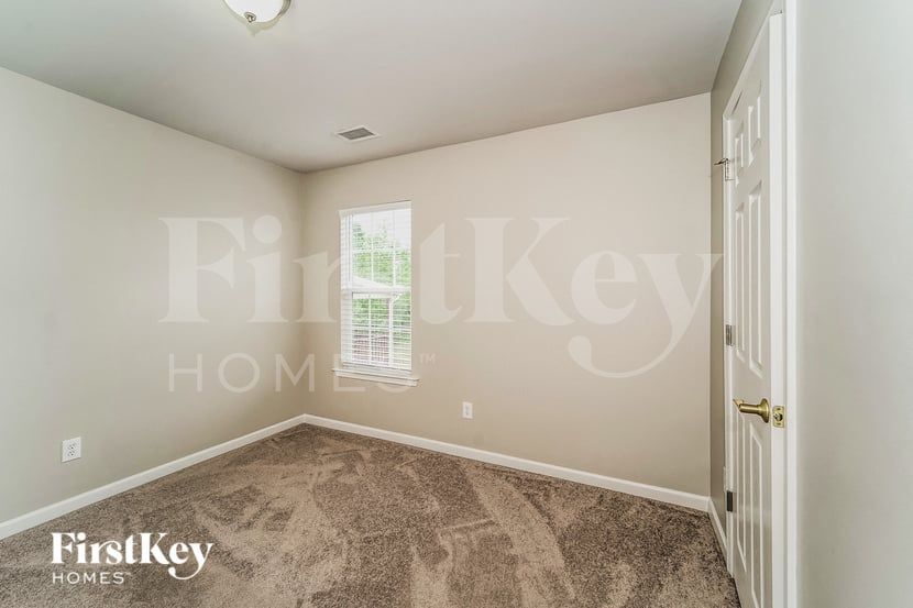 Building Photo - 10435 Olde Ivy Way