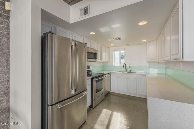 Building Photo - 7601 E 2nd St