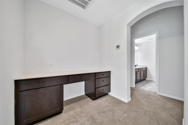Building Photo - 6707 Birchwood Bend Ct
