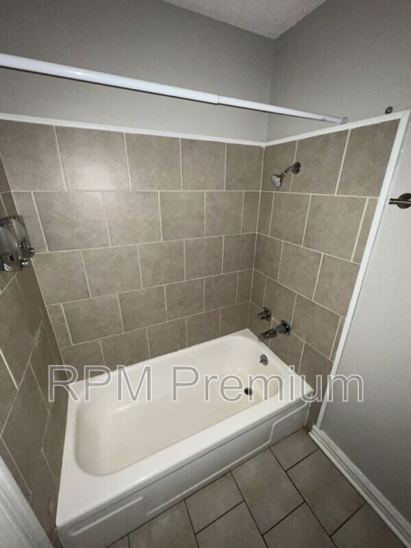 Building Photo - 5106 Tristian Ave