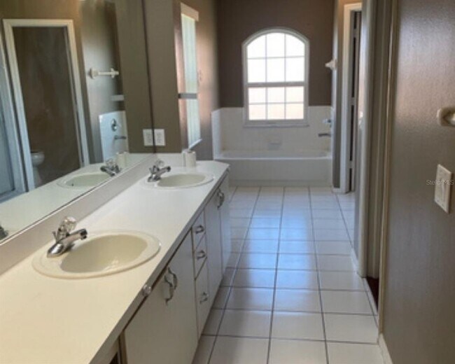 Building Photo - 3028 Stillwater Dr