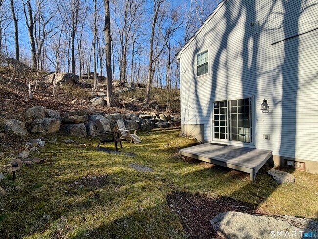 Building Photo - 154 E Main St