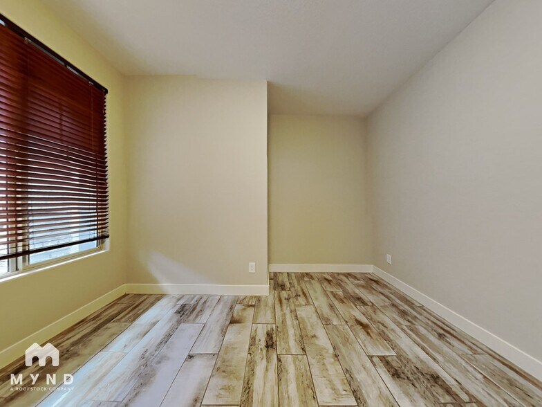 Building Photo - 2639 N Walker Way