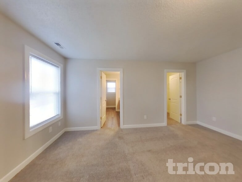 Building Photo - 1044 Hazelwood Dr