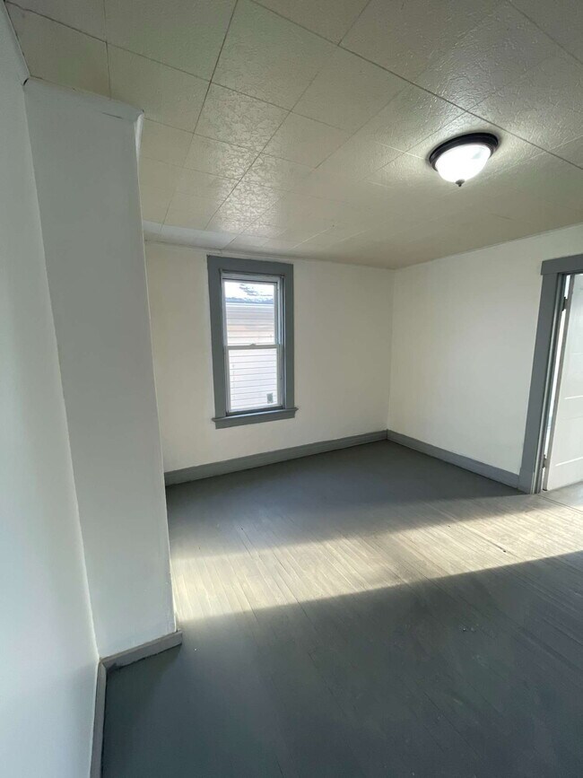 Building Photo - 618 Penn Ave