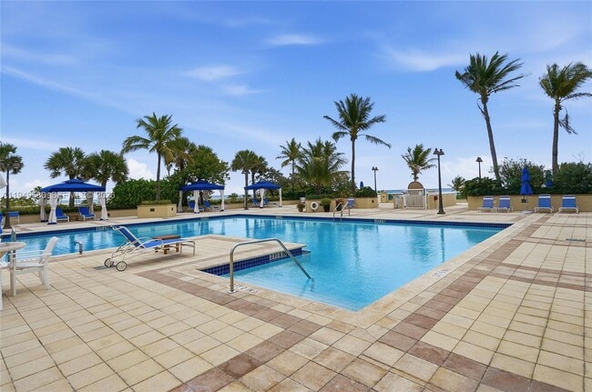 Building Photo - 2100 S Ocean Ln