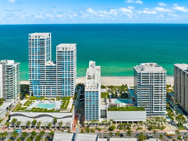 Building Photo - 6801 Collins Ave