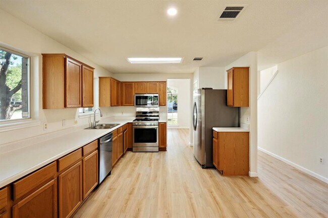Building Photo - 1201 Marigold Way