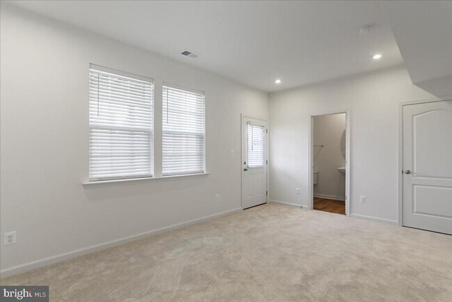 Building Photo - 100 Stafford Pl