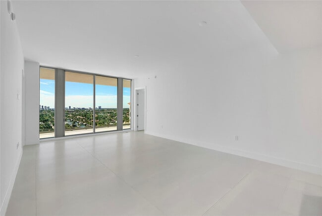 Building Photo - 153 N Seabreeze Blvd