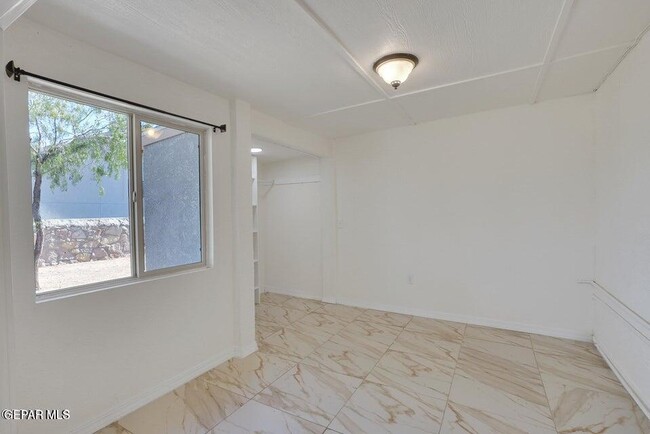 Building Photo - 2364 Tierra Blanda Dr