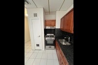 Building Photo - 308 Maple Ave