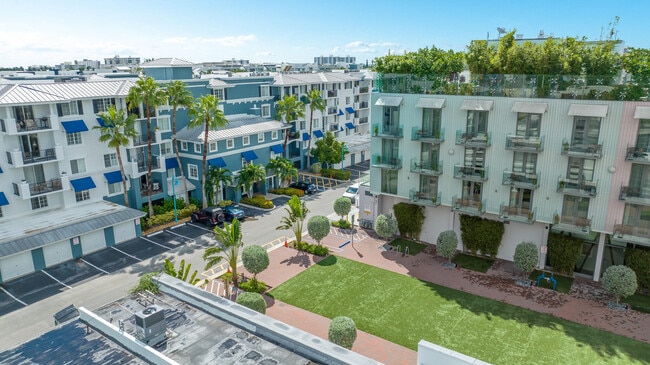 Building Photo - 250 NE 3rd Ave