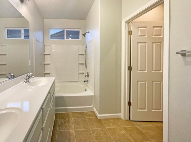 Building Photo - 3039 Torland St