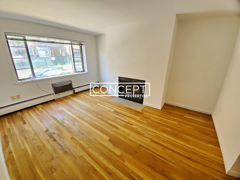 Building Photo - 50 Evergreen St