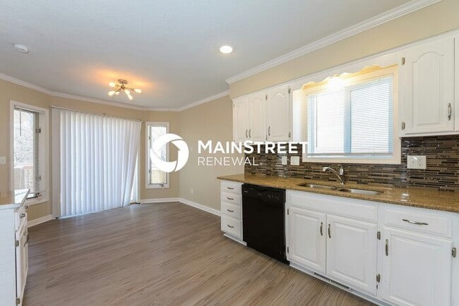 Building Photo - 5 Bedroom Pet-Friendly Home in Kansas City...