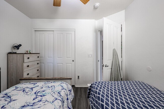 Building Photo - 13959 W Country Gables Dr