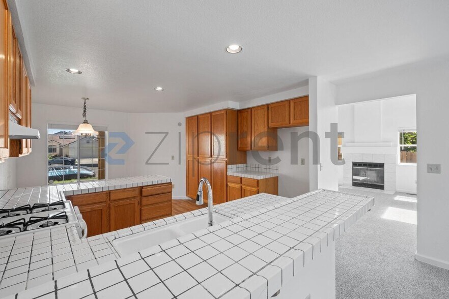 Building Photo - 511 Floyd Ct