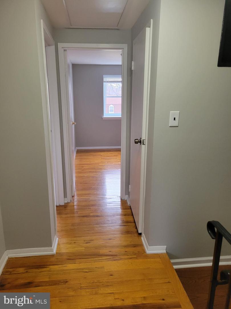 Building Photo - 630 Kingston Rd