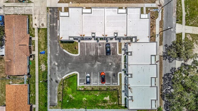 Building Photo - 326 S Grosse Ave
