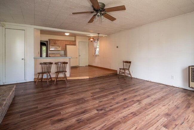 Building Photo - 915 Sheridan Ct
