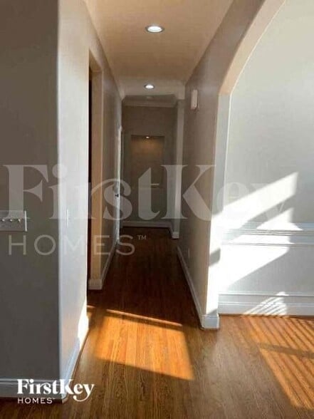 Building Photo - 124 Lakeland Ridge