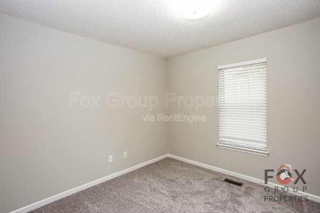 Building Photo - 184 Brook Creek Dr