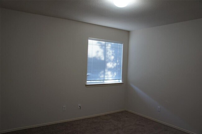 Building Photo - 814 Palo Duro Dr