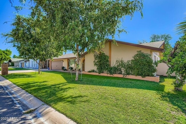 Building Photo - 201 W Diana Ave