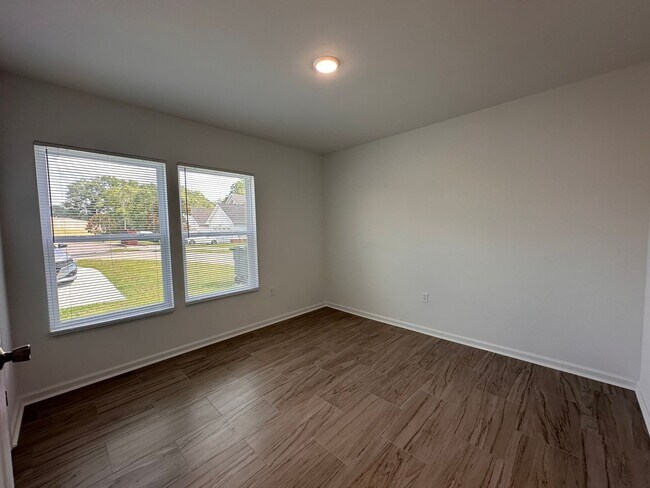 Building Photo - 230 Charleston Dr