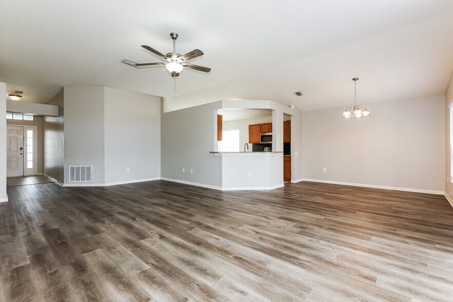 Building Photo - 1106 Summer Breeze Dr