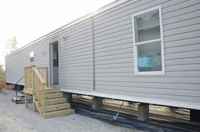 Primary Photo - 725 County Rd 5007