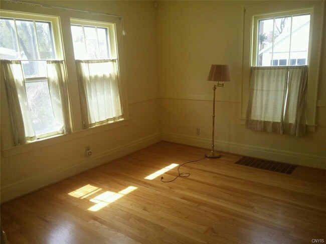 Building Photo - 453 Wendell Terrace
