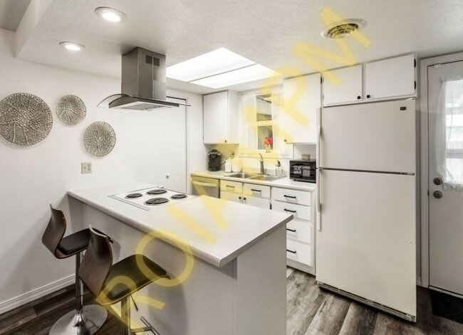 Building Photo - Charming 3 Bed, 2 Bath Home in PRIME Twin ...