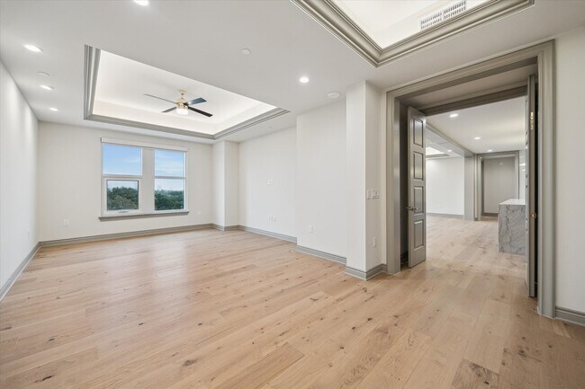 Building Photo - 1717 Bissonnet St