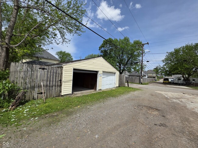 Building Photo - 1803 Westview Dr