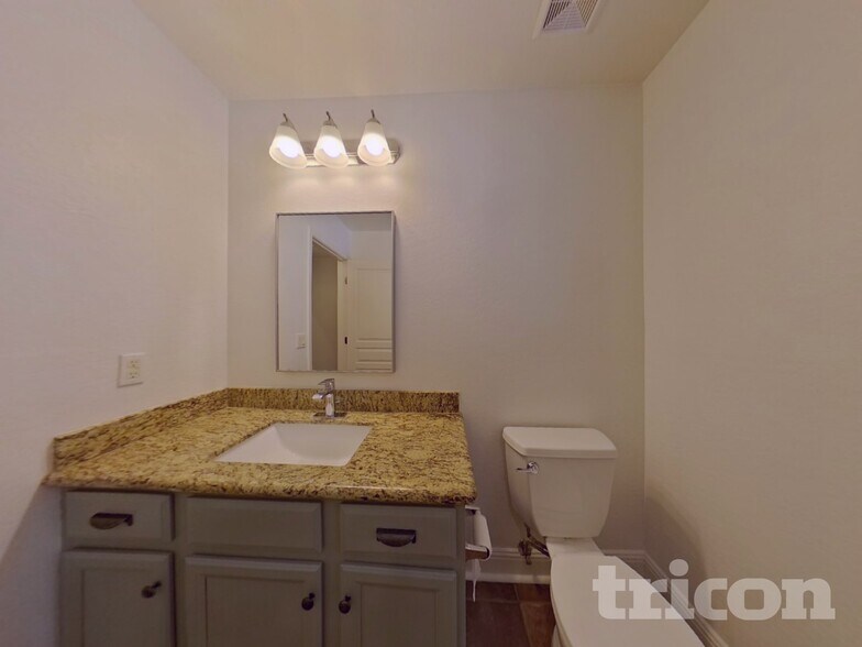 Building Photo - 20711 N Santa Cruz Dr
